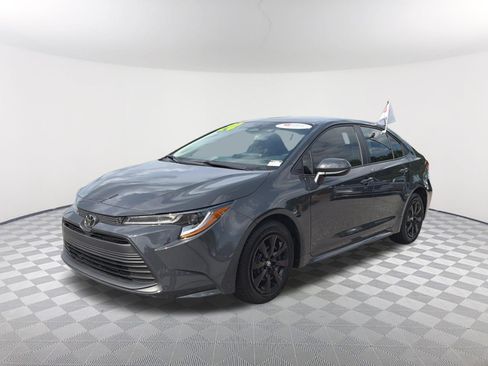 Used 2024 Toyota Corolla LE FWD image 3