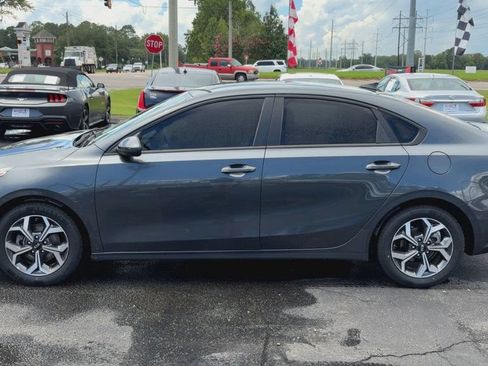 Used 2021 Kia Forte LXS FWD image 5