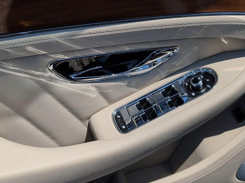 Used 2024 Bentley Continental GT V8 AWD/4WD image 22