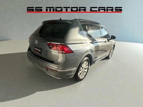 Used 2018 Volkswagen Tiguan SE w/ Panoramic Sunroof Package image 4