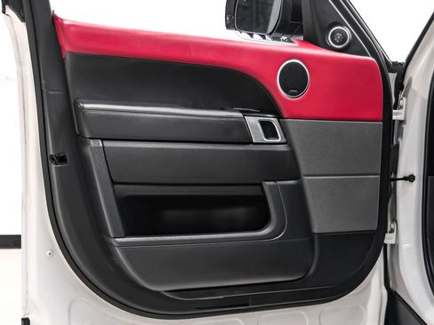 Used 2019 Land Rover Range Rover Sport HST image 37