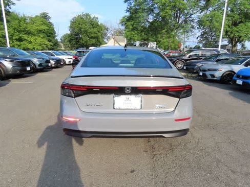 Used 2023 Honda Accord Sport image 5