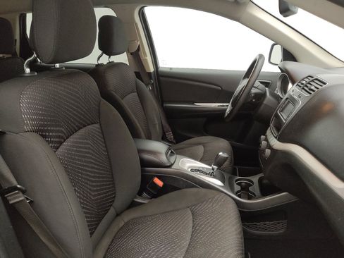 Used 2020 Dodge Journey SE FWD image 21
