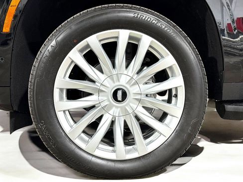 New 2025 Cadillac Escalade ESV Luxury image 9