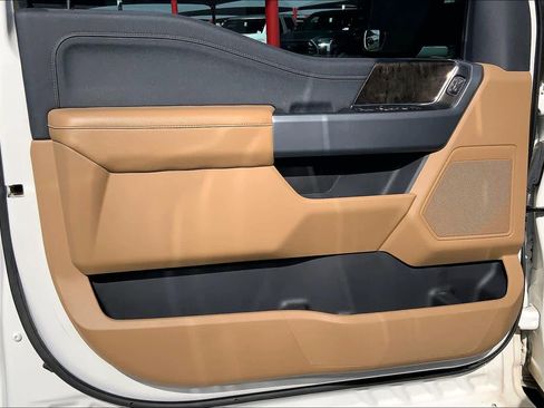 Used 2021 Ford F150 Lariat w/ Trailer Tow Package image 21