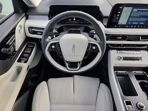 Used 2025 Lincoln Aviator Reserve w/ Equipment Group 201A image 29
