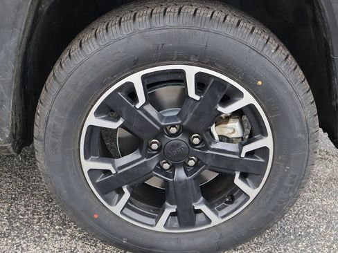 Used 2023 Jeep Renegade Trailhawk image 9