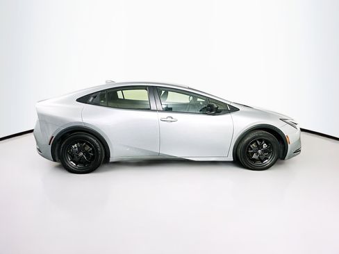Used 2023 Toyota Prius LE image 10