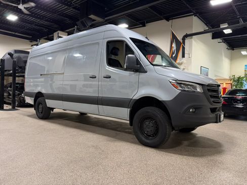 Used 2022 Mercedes-Benz Sprinter 2500 image 5