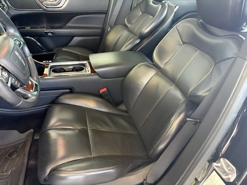Used 2018 Lincoln Continental Select w/ Continental Climate Package AWD/4WD image 11