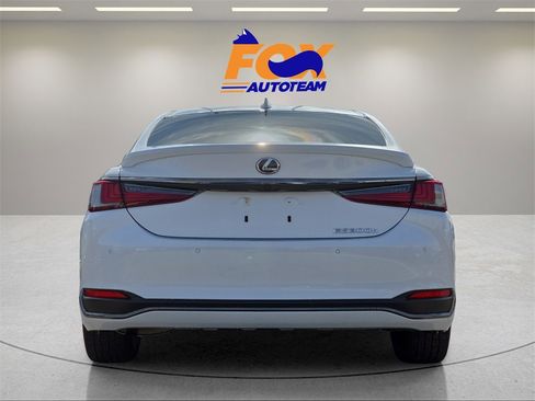 Used 2024 Lexus ES 300h F Sport w/ Accessory Package (Z2) image 4
