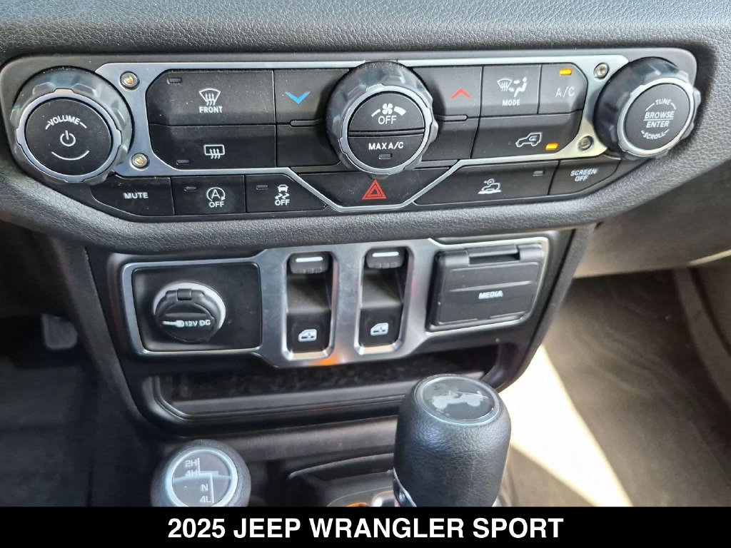 Used 2025 Jeep Wrangler Sport AWD/4WD image 21