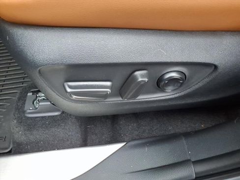 Used 2026 Toyota Highlander Platinum image 26