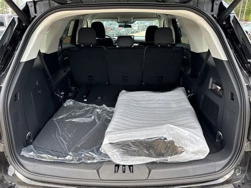 New 2025 Ford Explorer Active image 15