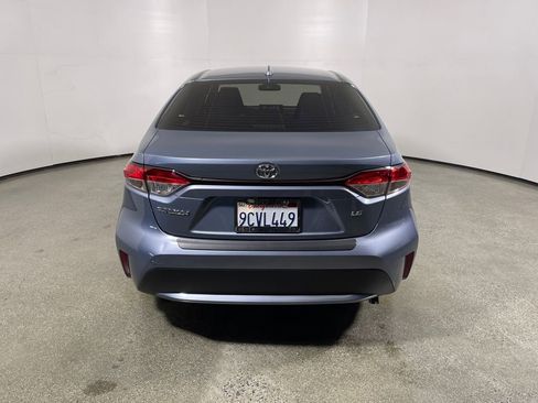 Certified 2022 Toyota Corolla LE image 4