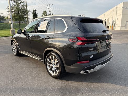 Used 2025 BMW X5 xDrive50e AWD/4WD image 7