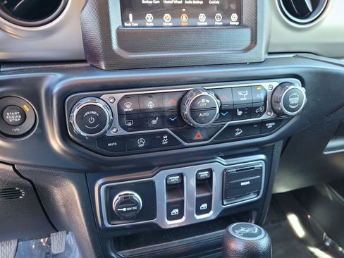 Used 2018 Jeep Wrangler Sport AWD/4WD image 23