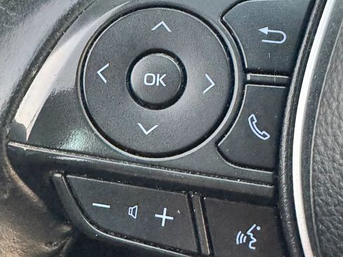Used 2020 Toyota Corolla SE FWD image 25