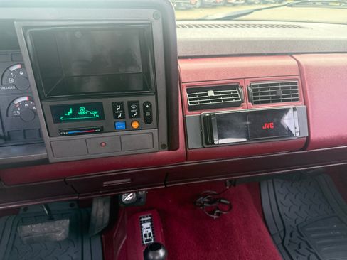Used 1989 GMC Sierra 1500 4x4 Regular Cab image 16