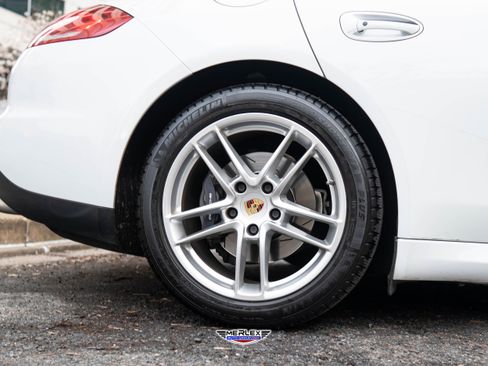 Used 2016 Porsche Panamera 4 image 11