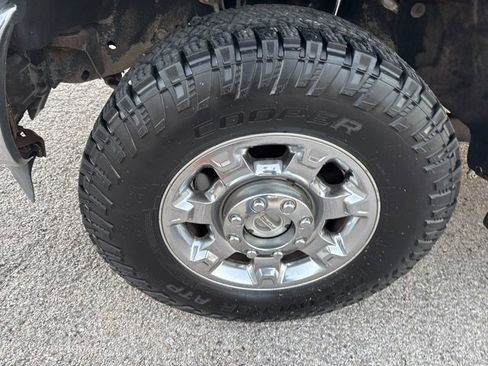 Used 2016 Ford F250 XLT w/ XLT Premium Package image 3