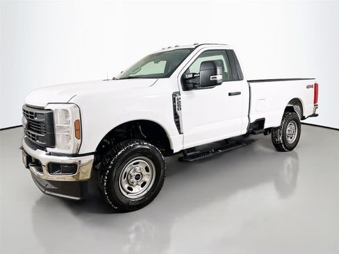 New 2026 Ford F250 XL w/ XL Chrome Package image 4