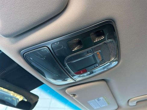 Used 2025 Genesis GV70 2.5T image 30