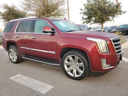 Used 2016 Cadillac Escalade Luxury image 1