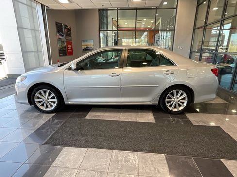 Used 2012 Toyota Camry XLE image 4