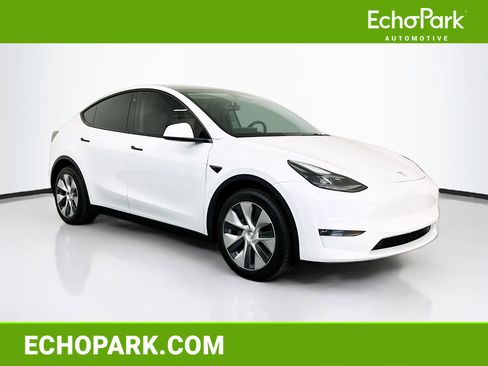 Used 2023 Tesla Model Y Long Range image 1