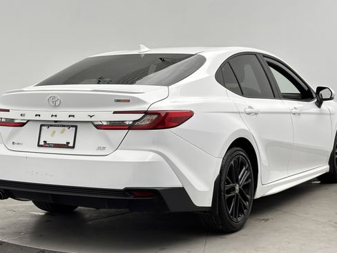 Used 2025 Toyota Camry LE image 7