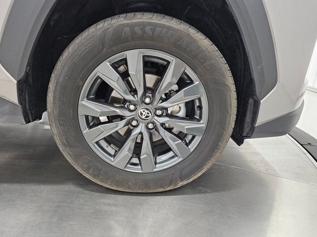 Used 2026 Toyota RAV4 XLE Premium AWD/4WD image 10