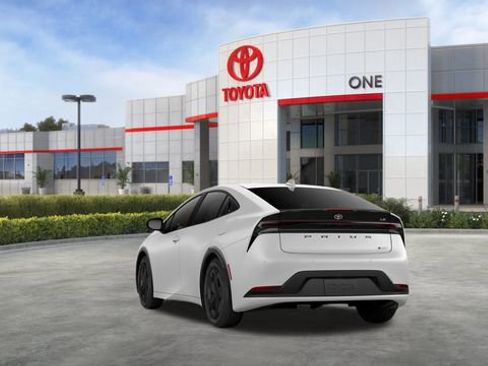 New 2026 Toyota Prius LE image 8