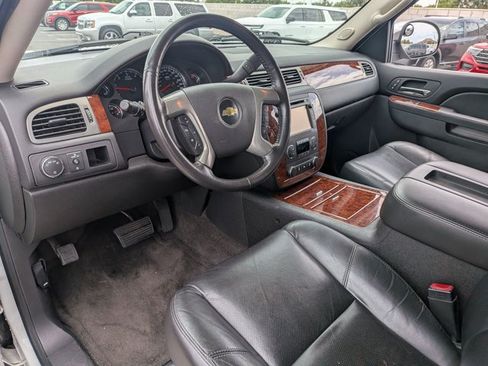 Used 2012 Chevrolet Avalanche LTZ RWD image 9