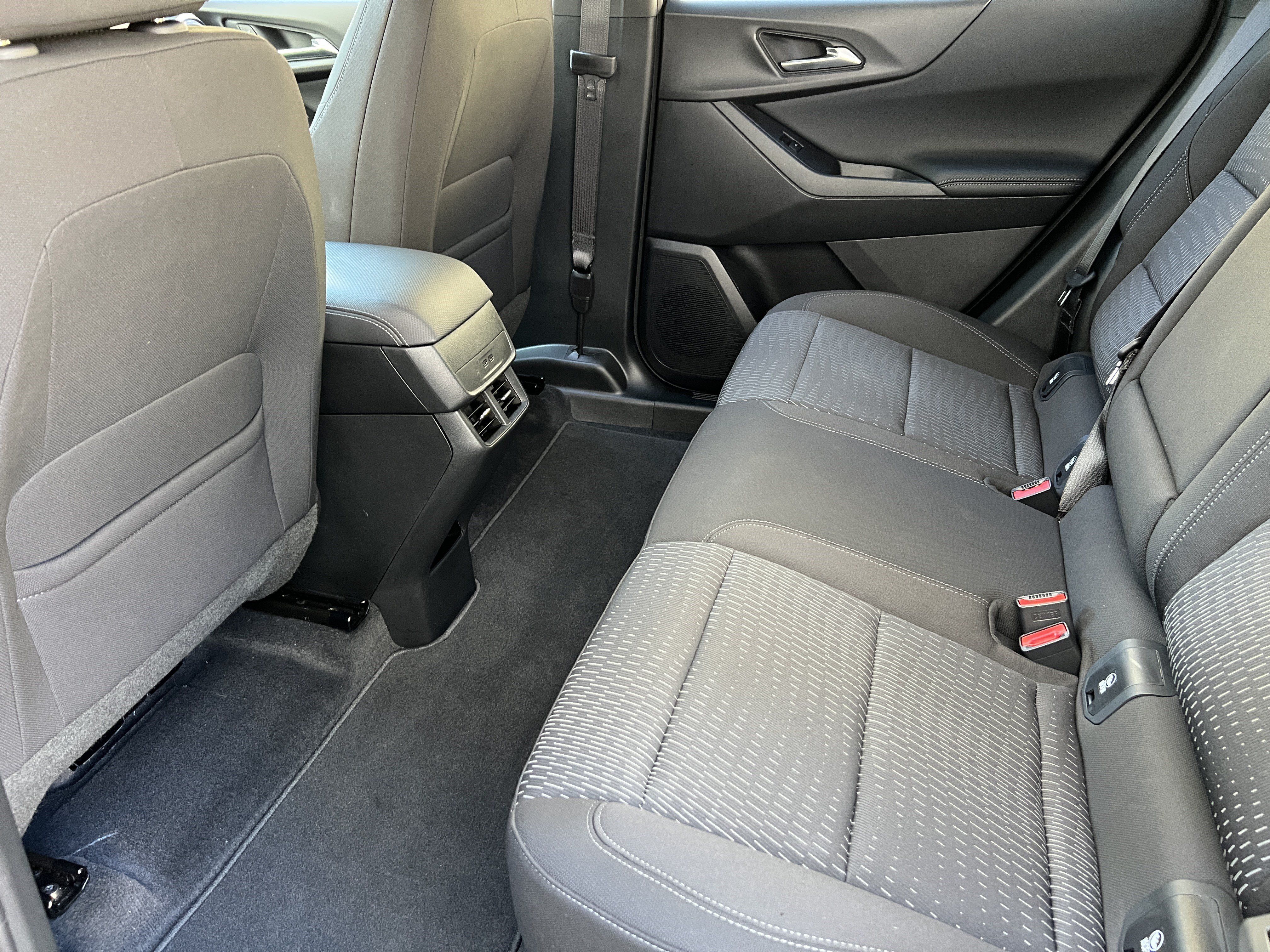Used 2026 Chevrolet Equinox LT w/ Safety and Technology Package AWD/4WD image 16