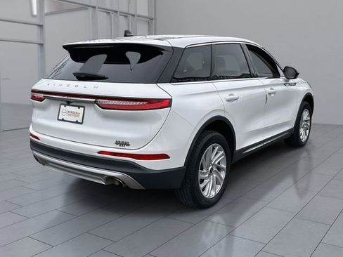 Used 2023 Lincoln Corsair AWD image 2