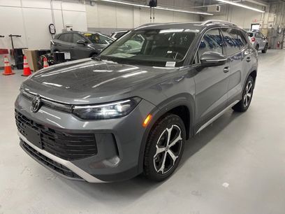 New 2025 Volkswagen Tiguan SE