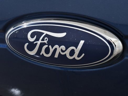 Used 2010 Ford F150 XLT image 22