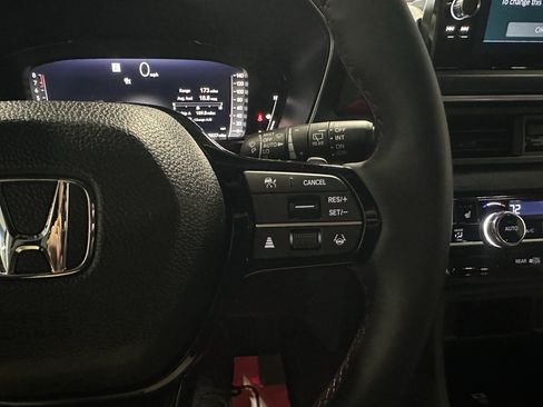Used 2025 Honda Pilot Black Edition image 13