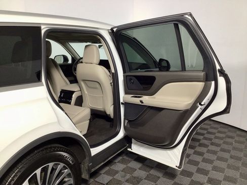 Used 2023 Lincoln Aviator Reserve w/ Equipment Group 201A image 31