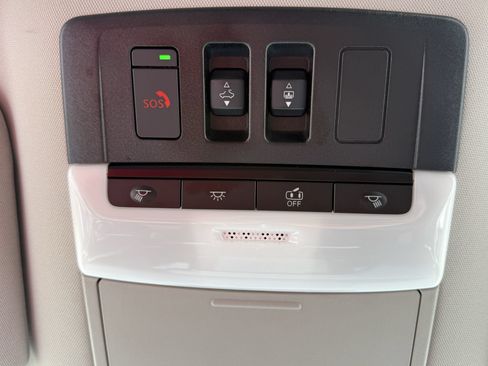 Used 2025 Nissan Pathfinder Platinum w/ Cargo Package AWD/4WD image 11