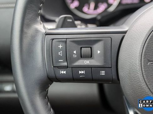 Used 2025 Nissan Pathfinder SV image 30