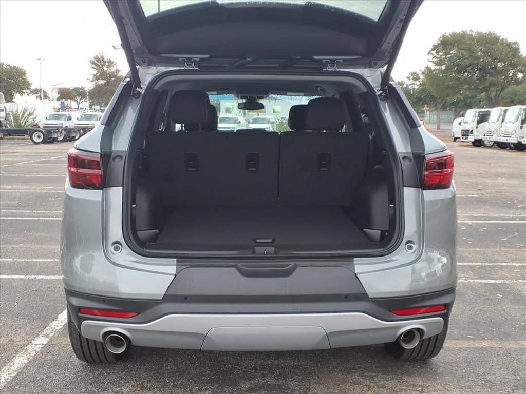 New 2026 Chevrolet Blazer LT w/ Convenience Package FWD image 12
