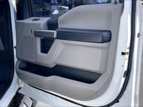 Used 2017 Ford F250 XLT w/ XLT Value Package AWD/4WD image 24