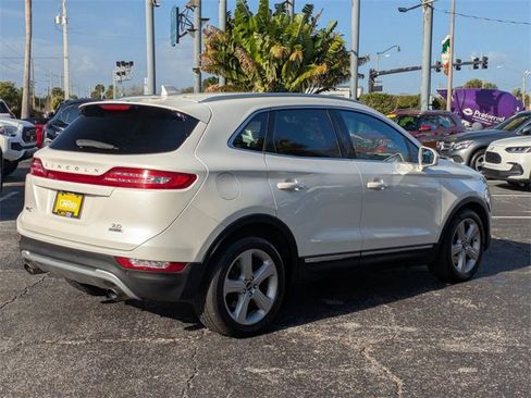Used 2015 Lincoln MKC FWD image 5
