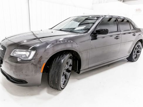 Used 2021 Chrysler 300 Touring w/ Sport Appearance Package RWD image 3