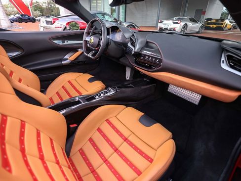 Used 2023 Ferrari SF90 Spider image 44