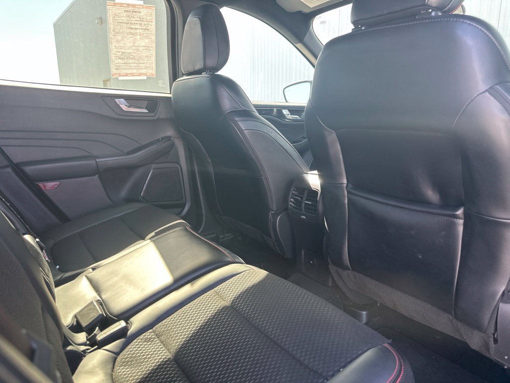 Certified 2025 Ford Escape ST-Line Select AWD/4WD image 27
