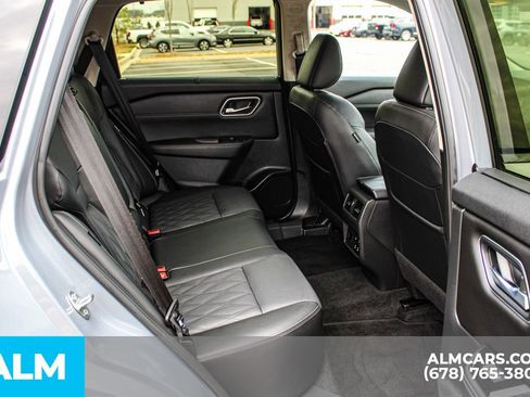 Used 2024 Nissan Rogue Platinum w/ Platinum Premium Package FWD image 19