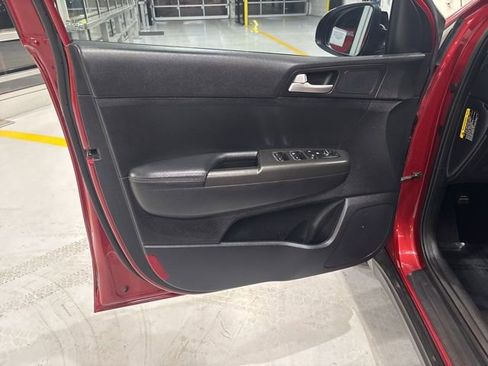 Used 2019 Kia Sportage LX image 16